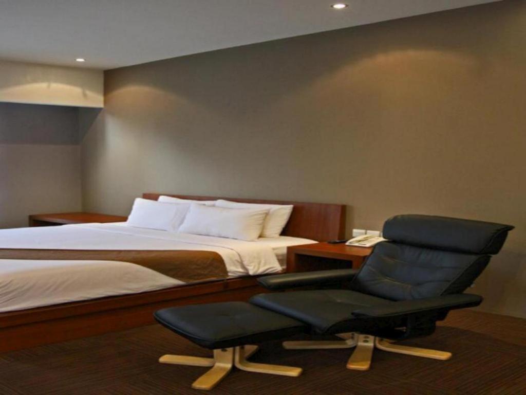 Plan B Hotel Padang  Ngoại thất bức ảnh