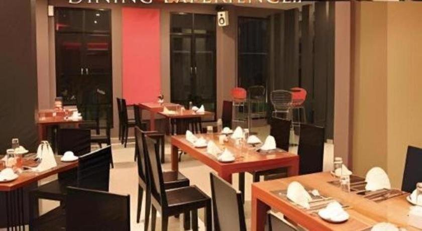 Plan B Hotel Padang  Ngoại thất bức ảnh