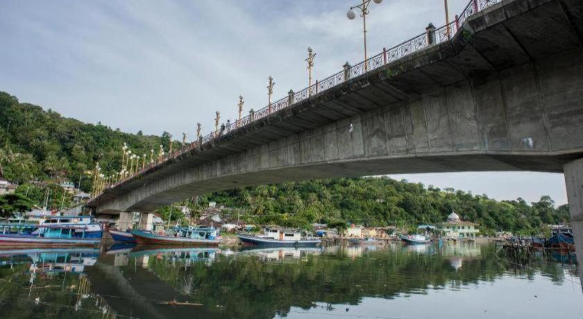 Plan B Hotel Padang  Ngoại thất bức ảnh