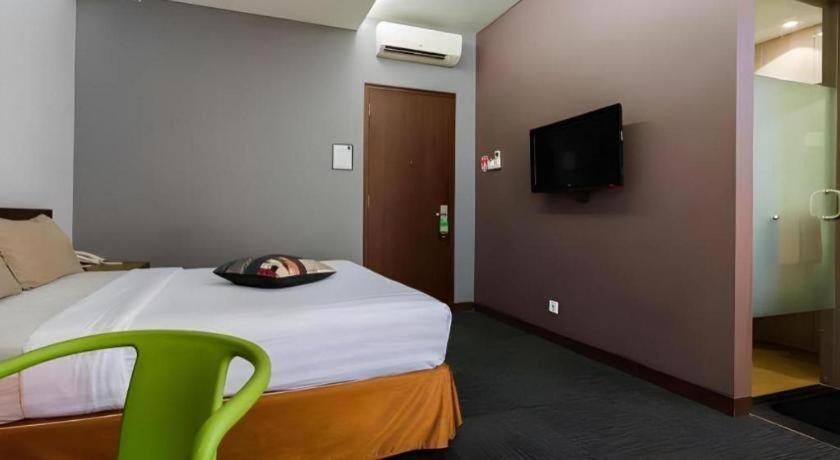 Plan B Hotel Padang  Ngoại thất bức ảnh