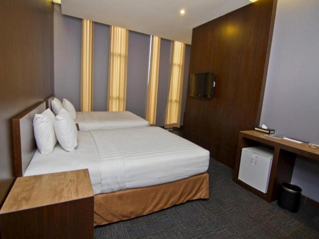 Plan B Hotel Padang  Ngoại thất bức ảnh