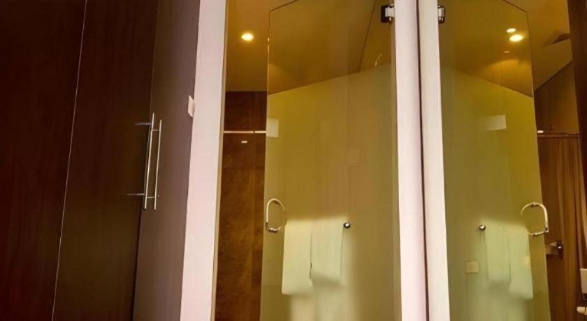 Plan B Hotel Padang  Ngoại thất bức ảnh