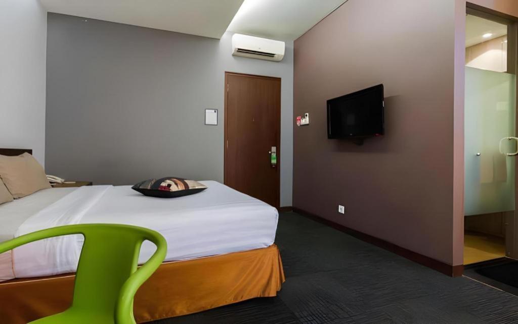 Plan B Hotel Padang  Ngoại thất bức ảnh