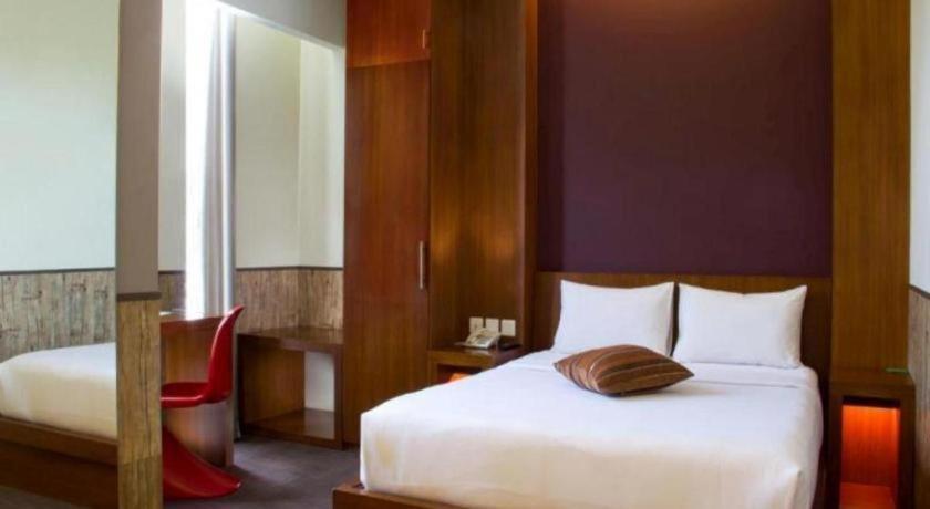 Plan B Hotel Padang  Ngoại thất bức ảnh